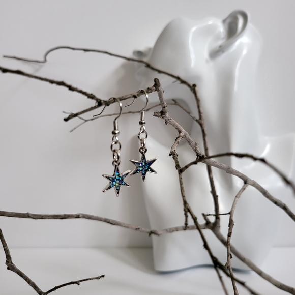 Handcrafted Star Pierced Earrings - Picture 5 of 11